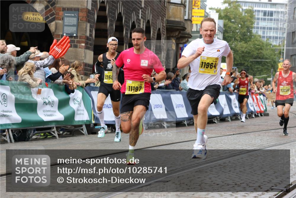 13.09.2026 - 21. swb-Marathon Bremen Strokosch-Dieckow http://msf.ph/oto/10285741 13.09.2026 10:35:03 Ziel 10818, 11197, 11964, 12358, 12413, 12540, 13637, 10261, 10262, 10994, 11512, 13505, 13560 meine-sportfotos.de