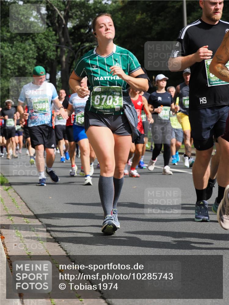 13.09.2026 - 21. swb-Marathon Bremen TobiasT http://msf.ph/oto/10285743 13.09.2026 12:14:16 Laufen 8, 13098, 98, 6703, 26, 21, 45 meine-sportfotos.de