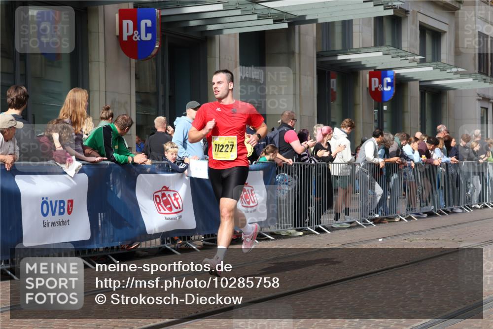13.09.2026 - 21. swb-Marathon Bremen Strokosch-Dieckow http://msf.ph/oto/10285758 13.09.2026 10:39:13 Ziel 11713, 12404, 13513, 13556, 13642, 10782, 11227, 11338, 11454, 12003, 13641 meine-sportfotos.de