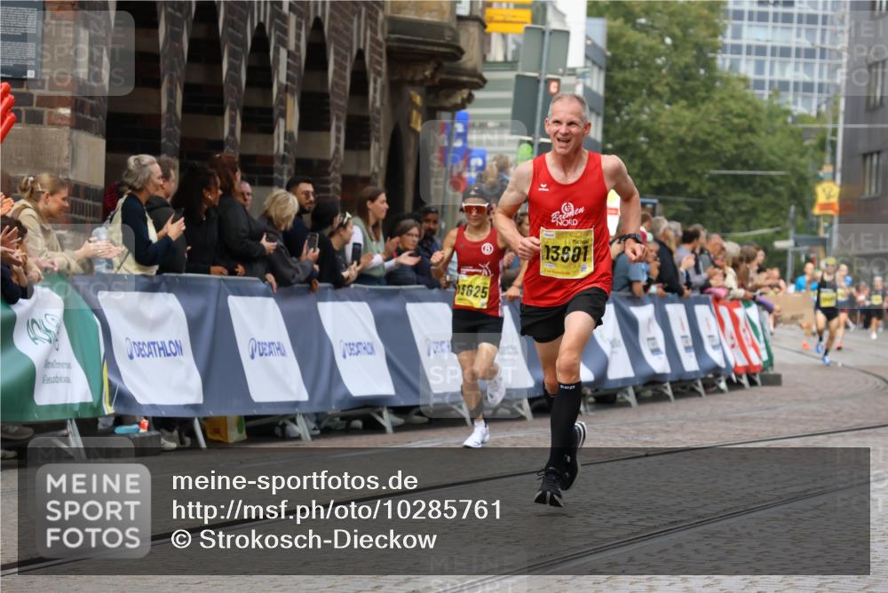 13.09.2026 - 21. swb-Marathon Bremen Strokosch-Dieckow http://msf.ph/oto/10285761 13.09.2026 10:35:05 Ziel 10818, 11197, 11964, 12358, 12413, 12540, 13588, 13637, 10261, 10262, 10994, 11068, 11512, 13505, 13514, 13560, 13590, 13619 meine-sportfotos.de
