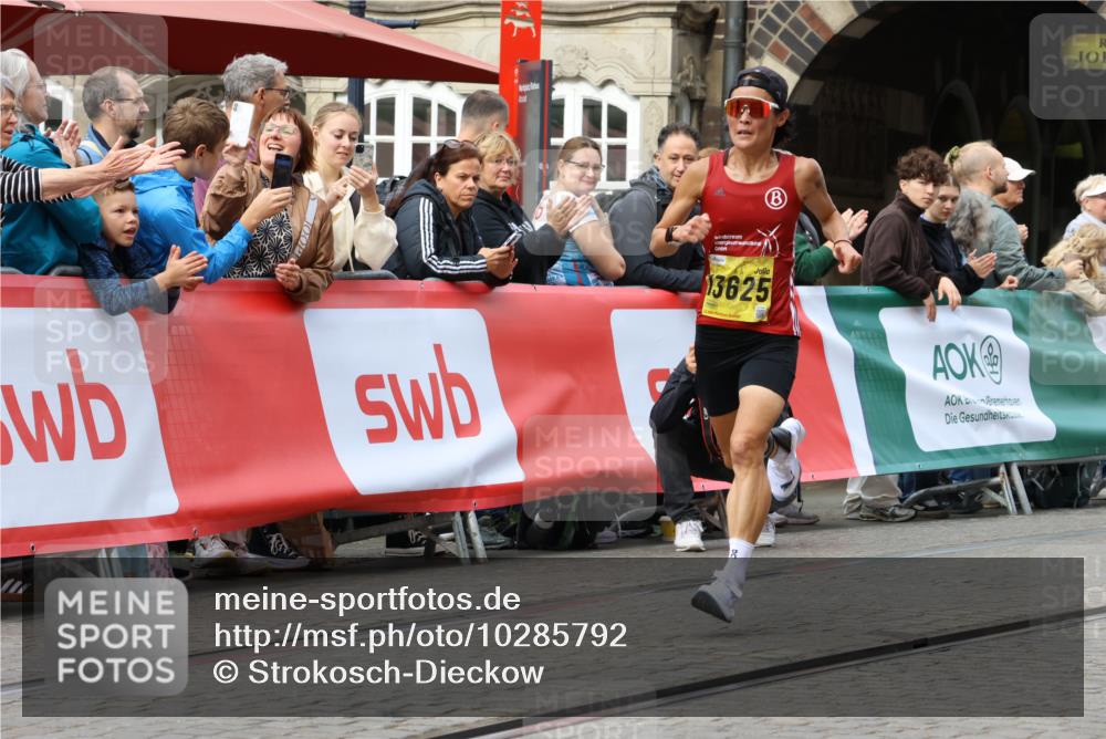 13.09.2026 - 21. swb-Marathon Bremen Strokosch-Dieckow http://msf.ph/oto/10285792 13.09.2026 10:35:08 Ziel 10818, 11197, 11964, 12358, 12413, 12540, 13588, 13601, 13625, 13637, 10994, 11068, 11176, 11512, 13514, 13540, 13590, 13619 meine-sportfotos.de