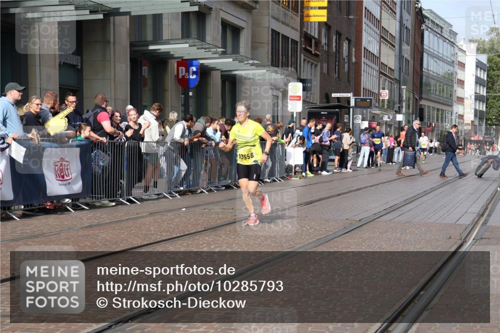 13.09.2026 - 21. swb-Marathon Bremen Strokosch-Dieckow http://msf.ph/oto/10285793 13.09.2026 10:39:18 Ziel 11713, 12404, 13513, 13642, 10782, 11227, 11338, 11454, 12003, 13556, 13641 meine-sportfotos.de