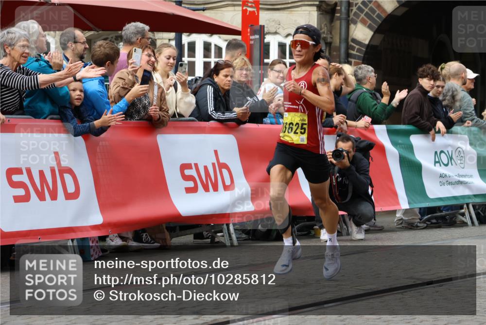 13.09.2026 - 21. swb-Marathon Bremen Strokosch-Dieckow http://msf.ph/oto/10285812 13.09.2026 10:35:08 Ziel 10818, 11197, 11964, 12358, 12413, 12540, 13588, 13601, 13625, 13637, 10994, 11068, 11176, 11512, 13514, 13540, 13590, 13619 meine-sportfotos.de