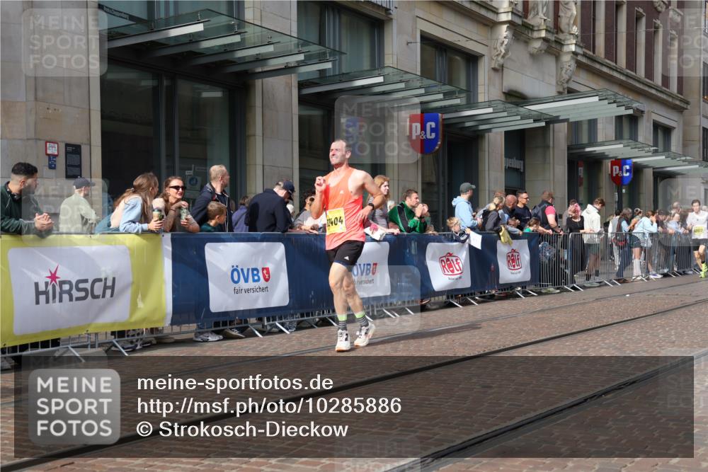 13.09.2026 - 21. swb-Marathon Bremen Strokosch-Dieckow http://msf.ph/oto/10285886 13.09.2026 10:39:28 Ziel 11198, 11721, 12144, 12339, 13513, 13519, 13642, 11227, 11454, 11713, 12404, 13556, 13641 meine-sportfotos.de