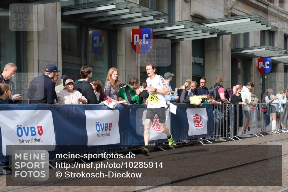 13.09.2026 - 21. swb-Marathon Bremen Strokosch-Dieckow http://msf.ph/oto/10285914 13.09.2026 10:39:32 Ziel 11198, 11721, 12144, 12339, 13519, 13642, 11227, 11713, 12404, 13513, 13556, 13641 meine-sportfotos.de