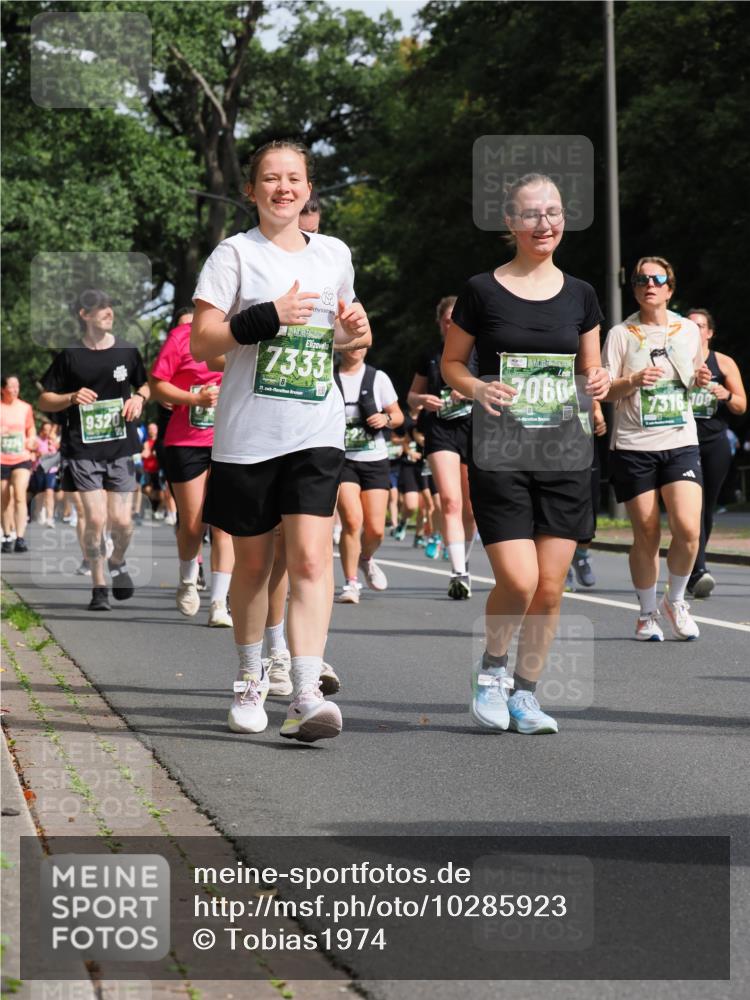 13.09.2026 - 21. swb-Marathon Bremen TobiasT http://msf.ph/oto/10285923 13.09.2026 12:15:40 Laufen 9320, 7333, 21, 7060, 7316, 10 meine-sportfotos.de