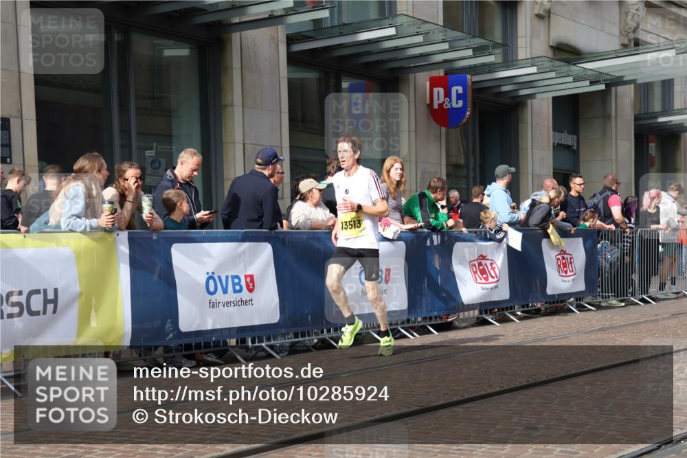 13.09.2026 - 21. swb-Marathon Bremen Strokosch-Dieckow http://msf.ph/oto/10285924 13.09.2026 10:39:32 Ziel 11198, 11721, 12144, 12339, 13519, 13642, 11227, 11713, 12404, 13513, 13556, 13641 meine-sportfotos.de