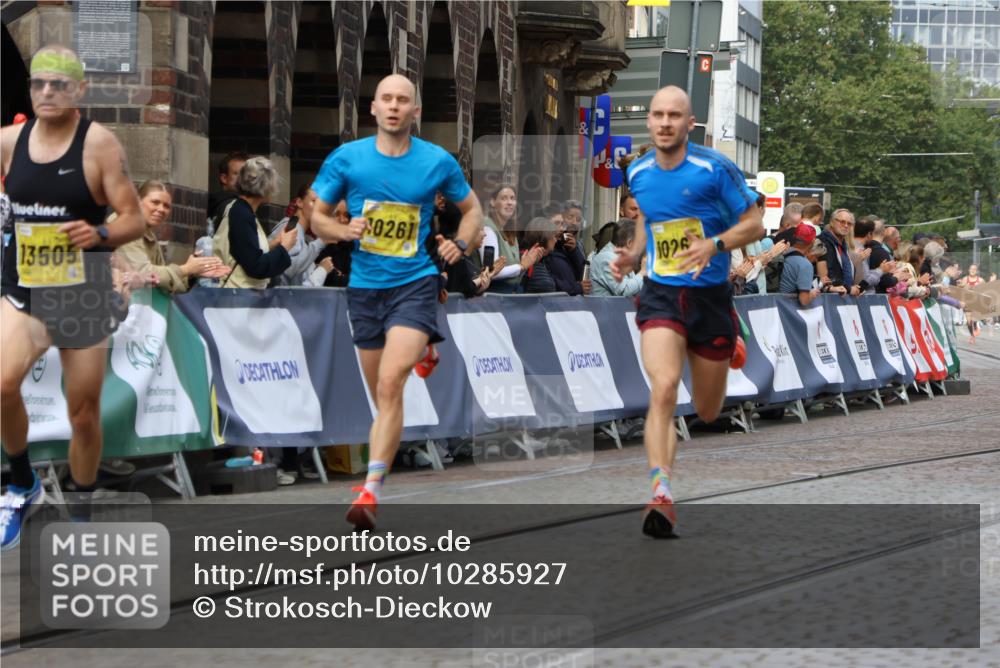 13.09.2026 - 21. swb-Marathon Bremen Strokosch-Dieckow http://msf.ph/oto/10285927 13.09.2026 10:35:18 Ziel 10261, 10262, 11197, 11964, 13505, 13560, 13588, 13601, 13625, 11068, 11176, 11345, 12289, 13514, 13540, 13583, 13590, 13619 meine-sportfotos.de