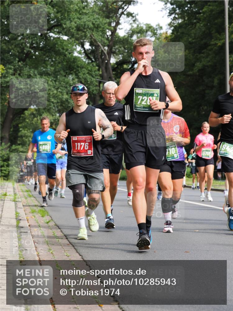 13.09.2026 - 21. swb-Marathon Bremen TobiasT http://msf.ph/oto/10285943 13.09.2026 12:16:03 Laufen 4899, 1176, 2, 720, 21, 710, 5756, 942 meine-sportfotos.de