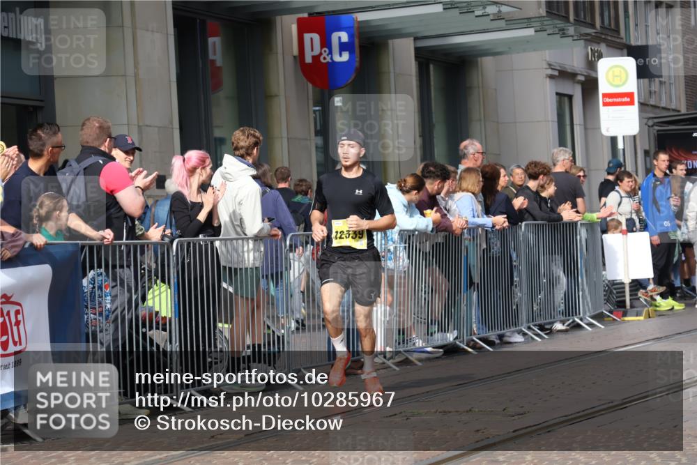 13.09.2026 - 21. swb-Marathon Bremen Strokosch-Dieckow http://msf.ph/oto/10285967 13.09.2026 10:39:47 Ziel 11198, 11721, 12144, 13519, 11713, 12339, 12404, 13513, 13519, 13642 meine-sportfotos.de