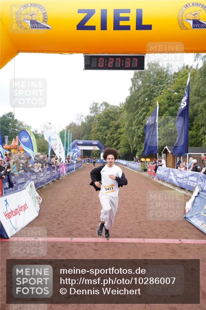 13.09.2026 - Airport Race Dennis Weichert http://msf.ph/oto/10286007 13.09.2026 10:28:11 Ziel 5413 meine-sportfotos.de