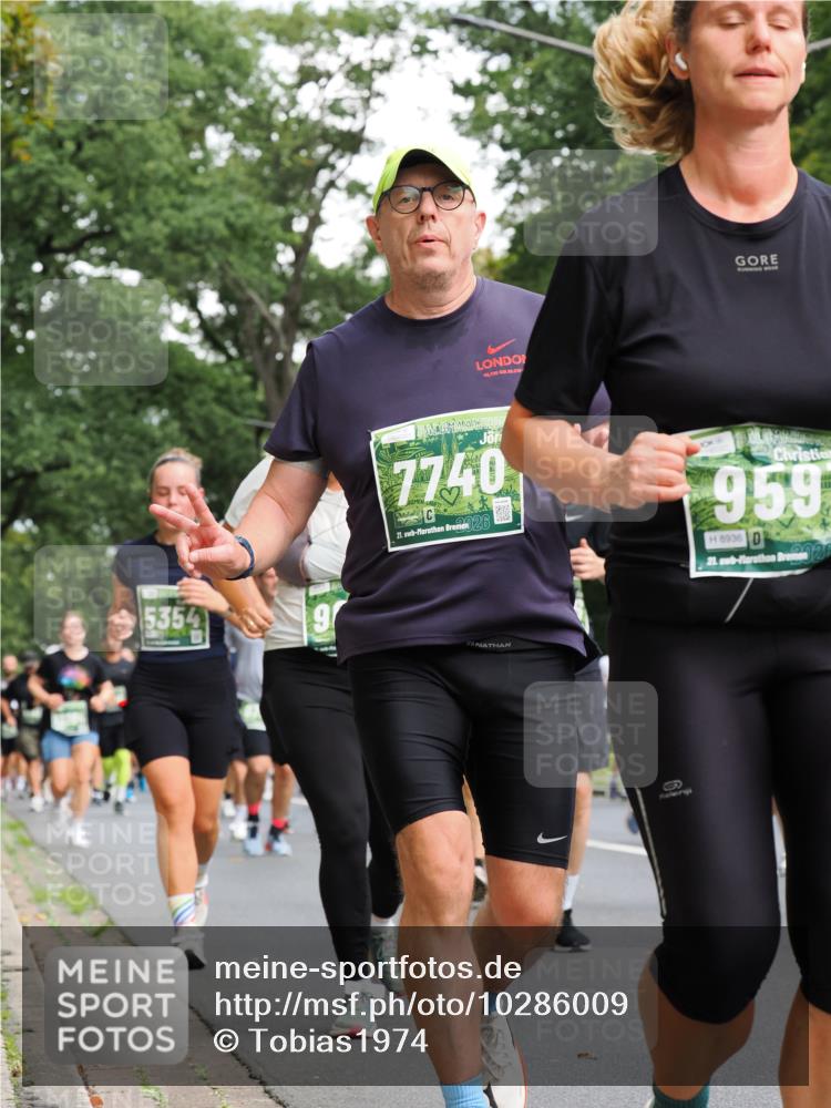 13.09.2026 - 21. swb-Marathon Bremen TobiasT http://msf.ph/oto/10286009 13.09.2026 12:16:18 Laufen 42, 195, 28, 219, 7740, 21, 26, 5354, 9, 959, 8936, 21, 26 meine-sportfotos.de