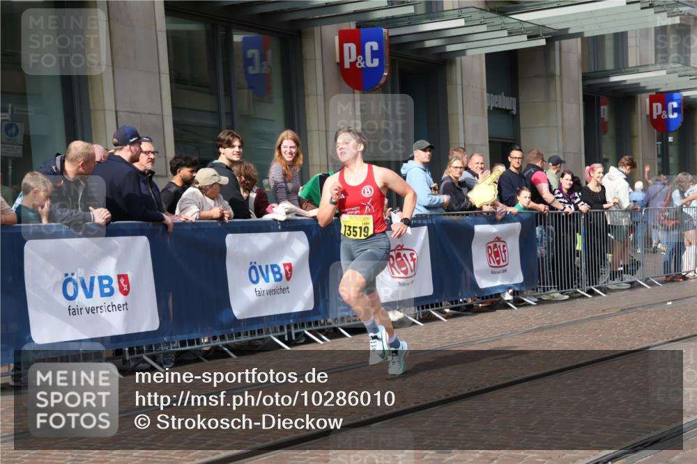 13.09.2026 - 21. swb-Marathon Bremen Strokosch-Dieckow http://msf.ph/oto/10286010 13.09.2026 10:39:51 Ziel 11198, 11721, 12144, 12339, 12404, 13513, 13519, 13642 meine-sportfotos.de