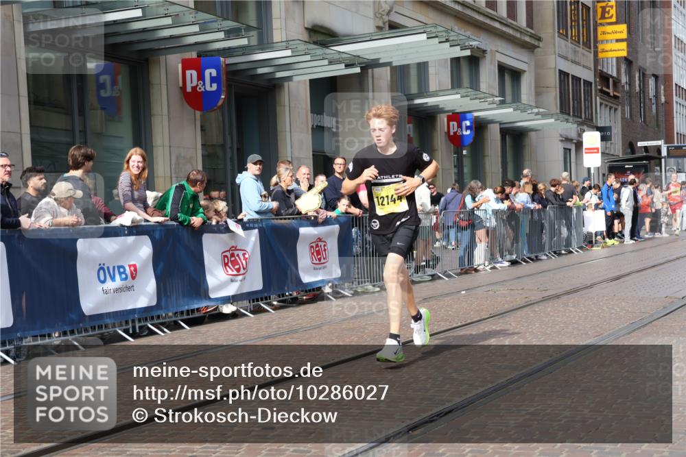 13.09.2026 - 21. swb-Marathon Bremen Strokosch-Dieckow http://msf.ph/oto/10286027 13.09.2026 10:39:52 Ziel 11198, 11721, 12144, 11198, 12144, 12339, 12404, 13513, 13519, 13642 meine-sportfotos.de