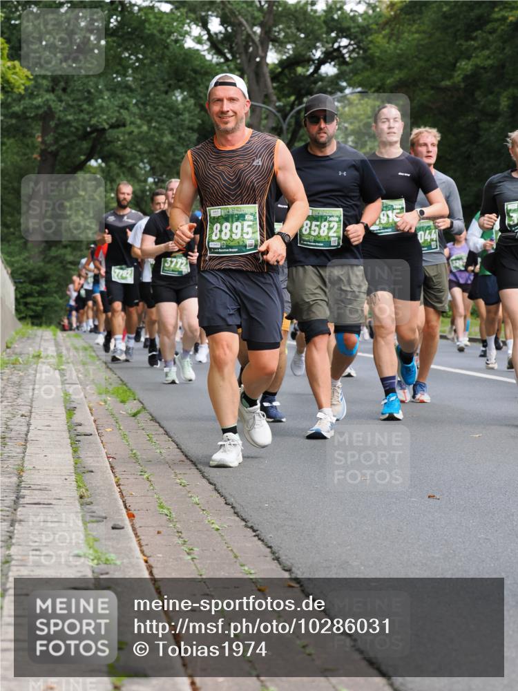 13.09.2026 - 21. swb-Marathon Bremen TobiasT http://msf.ph/oto/10286031 13.09.2026 12:16:29 Laufen 8895, 8582, 915, 044 meine-sportfotos.de