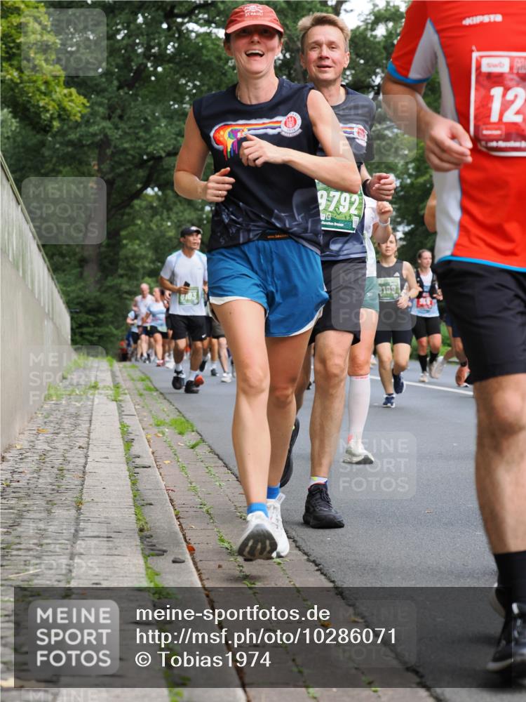 13.09.2026 - 21. swb-Marathon Bremen TobiasT http://msf.ph/oto/10286071 13.09.2026 12:16:38 Laufen 9792, 26, 2199, 12 meine-sportfotos.de