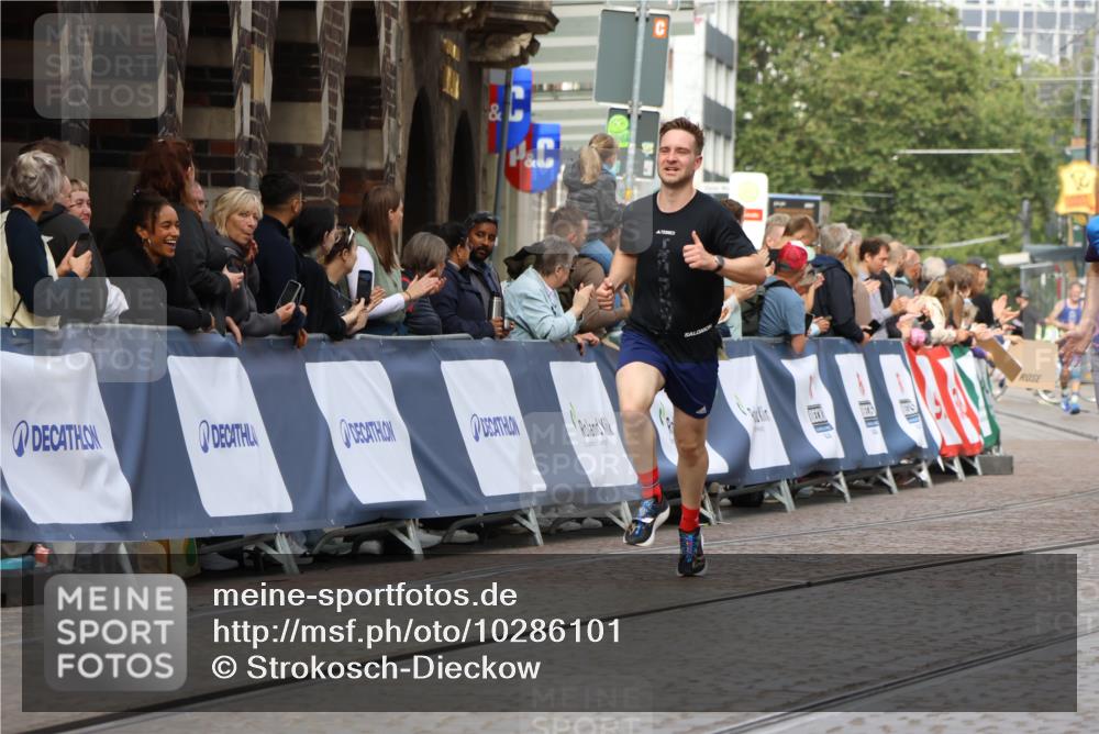 13.09.2026 - 21. swb-Marathon Bremen Strokosch-Dieckow http://msf.ph/oto/10286101 13.09.2026 10:35:32 Ziel 10261, 10262, 10994, 11068, 11512, 13505, 13514, 13540, 13560, 13590, 13619, 13558 meine-sportfotos.de