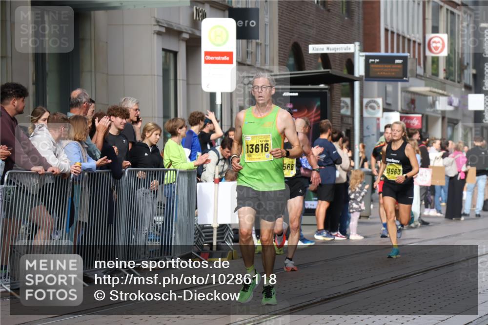 13.09.2026 - 21. swb-Marathon Bremen Strokosch-Dieckow http://msf.ph/oto/10286118 13.09.2026 10:40:22 Ziel 10520, 10575, 11373, 12477, 13563, 13566, 13616, 13616 meine-sportfotos.de