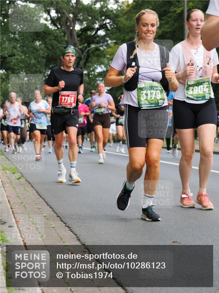 13.09.2026 - 21. swb-Marathon Bremen TobiasT http://msf.ph/oto/10286123 13.09.2026 12:16:48 Laufen 1786, 3179, 3904 meine-sportfotos.de