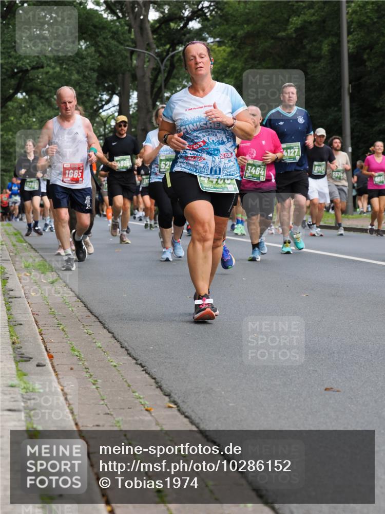 13.09.2026 - 21. swb-Marathon Bremen TobiasT http://msf.ph/oto/10286152 13.09.2026 12:16:52 Laufen 1665, 3299, 21, 10, 000, 200, 3464, 4127, 8127, 5574, 605 meine-sportfotos.de