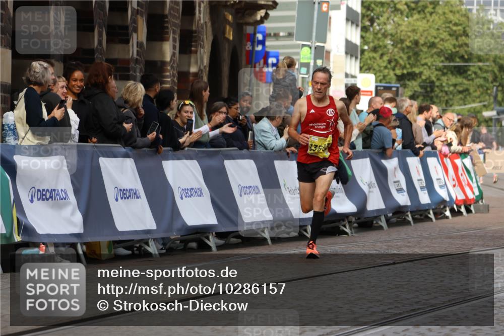 13.09.2026 - 21. swb-Marathon Bremen Strokosch-Dieckow http://msf.ph/oto/10286157 13.09.2026 10:35:35 Ziel 10261, 10262, 10994, 11068, 11176, 11345, 11512, 13505, 13514, 13540, 13560, 13590, 13619, 13558 meine-sportfotos.de
