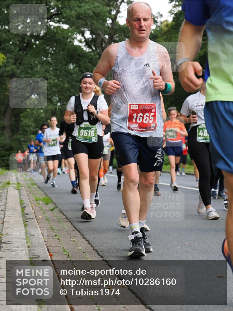 13.09.2026 - 21. swb-Marathon Bremen TobiasT http://msf.ph/oto/10286160 13.09.2026 12:16:56 Laufen 9516, 1665, 1265, 7663, 46 meine-sportfotos.de
