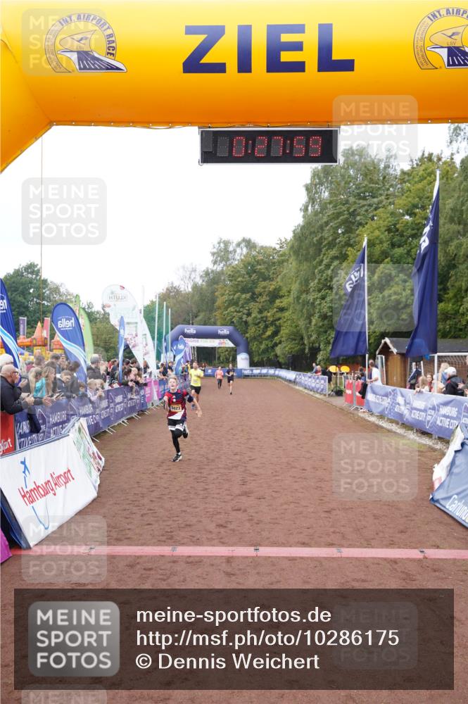 13.09.2026 - Airport Race Dennis Weichert http://msf.ph/oto/10286175 13.09.2026 10:28:33 Ziel 5022, 5023, 5094 meine-sportfotos.de