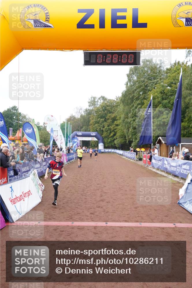 13.09.2026 - Airport Race Dennis Weichert http://msf.ph/oto/10286211 13.09.2026 10:28:34 Ziel 5022, 5023, 5094 meine-sportfotos.de