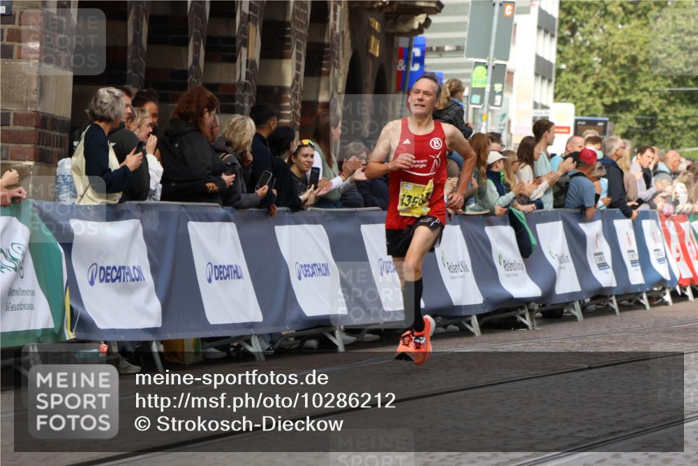 13.09.2026 - 21. swb-Marathon Bremen Strokosch-Dieckow http://msf.ph/oto/10286212 13.09.2026 10:35:36 Ziel 10261, 10262, 10994, 11068, 11176, 11345, 11512, 13505, 13514, 13540, 13560, 13590, 13619, 13558 meine-sportfotos.de