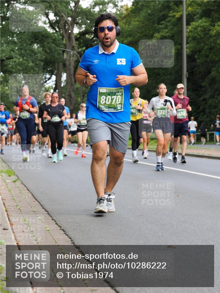 13.09.2026 - 21. swb-Marathon Bremen TobiasT http://msf.ph/oto/10286222 13.09.2026 12:17:03 Laufen 8070, 21, 3329, 4312 meine-sportfotos.de