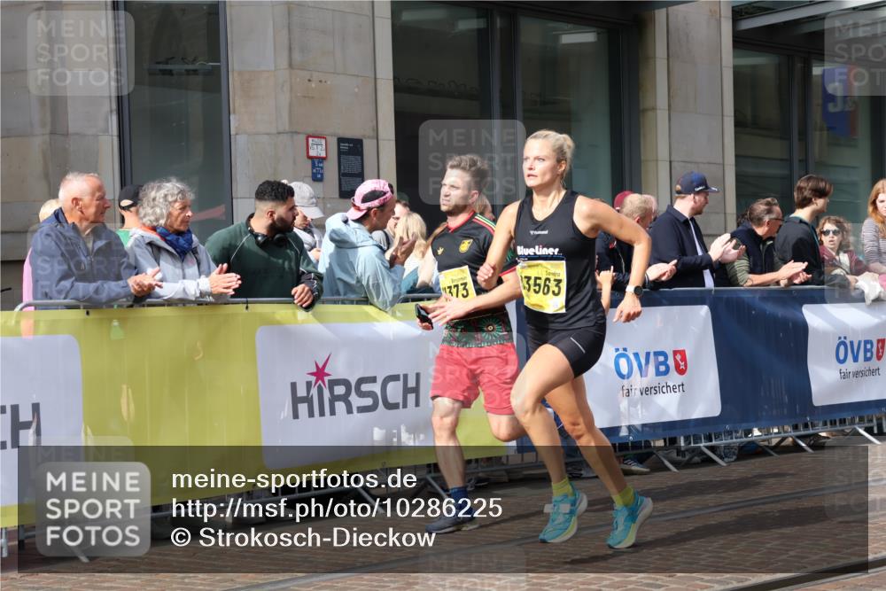 13.09.2026 - 21. swb-Marathon Bremen Strokosch-Dieckow http://msf.ph/oto/10286225 13.09.2026 10:40:30 Ziel 10520, 10575, 11903, 12477, 11373, 13563, 13566, 13616 meine-sportfotos.de