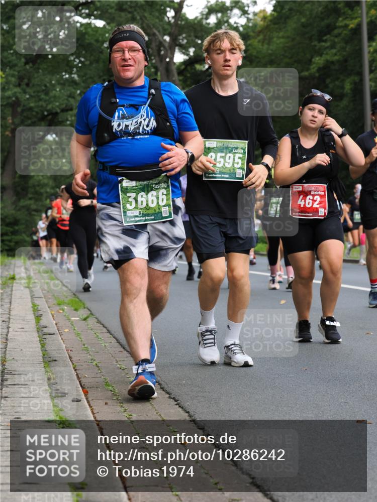 13.09.2026 - 21. swb-Marathon Bremen TobiasT http://msf.ph/oto/10286242 13.09.2026 12:17:11 Laufen 3666, 8970, 21, 126, 2595, 21, 21, 462 meine-sportfotos.de