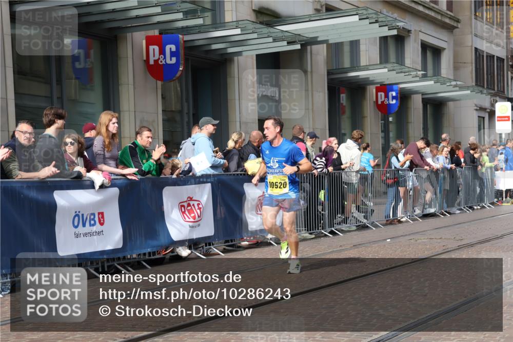 13.09.2026 - 21. swb-Marathon Bremen Strokosch-Dieckow http://msf.ph/oto/10286243 13.09.2026 10:40:33 Ziel 10575, 11903, 12209, 12477, 10520, 11373, 13563, 13566, 13616 meine-sportfotos.de