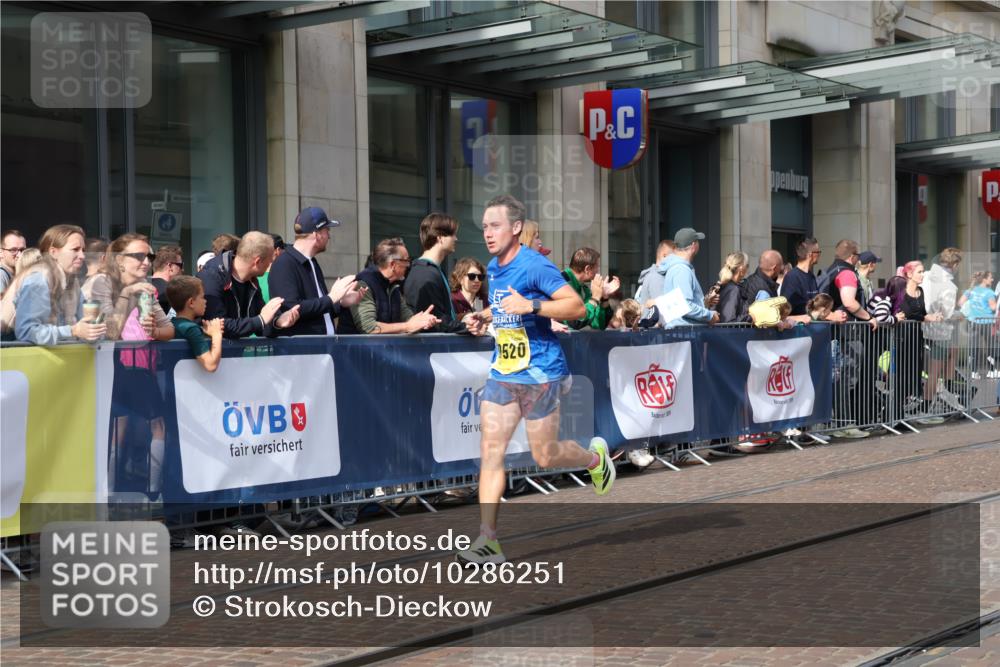 13.09.2026 - 21. swb-Marathon Bremen Strokosch-Dieckow http://msf.ph/oto/10286251 13.09.2026 10:40:34 Ziel 10575, 11903, 12209, 12477, 10520, 11373, 13563, 13566, 13616 meine-sportfotos.de