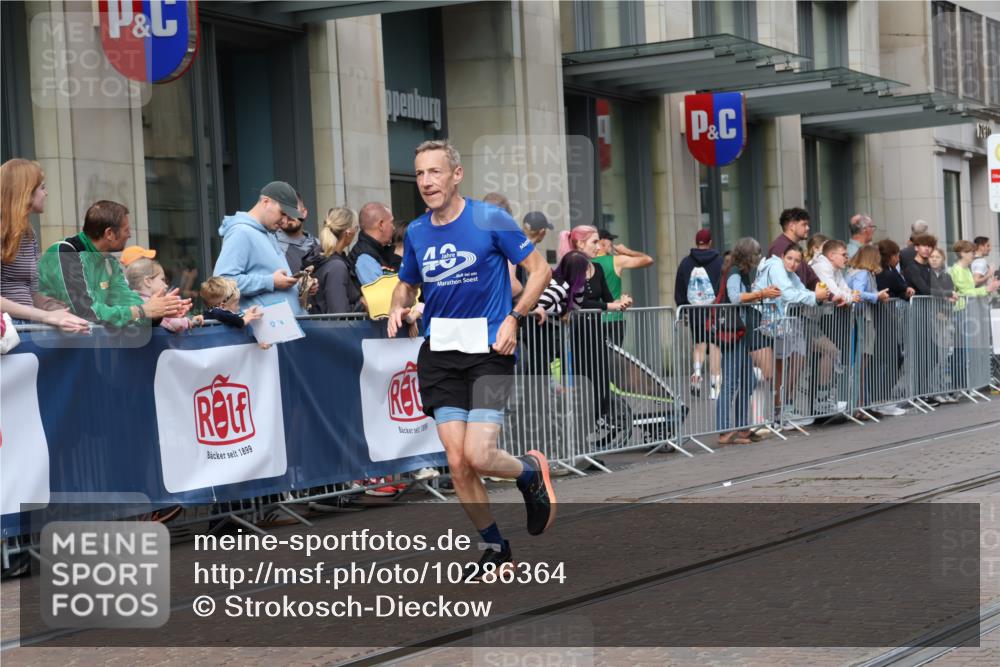 13.09.2026 - 21. swb-Marathon Bremen Strokosch-Dieckow http://msf.ph/oto/10286364 13.09.2026 10:40:50 Ziel 11077, 11201, 12209, 10520, 10575, 11903, 12477, 13563, 13566 meine-sportfotos.de