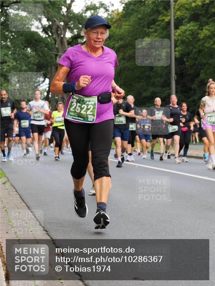13.09.2026 - 21. swb-Marathon Bremen TobiasT http://msf.ph/oto/10286367 13.09.2026 12:17:42 Laufen 89, 46, 2522, 21, 26, 3295 meine-sportfotos.de
