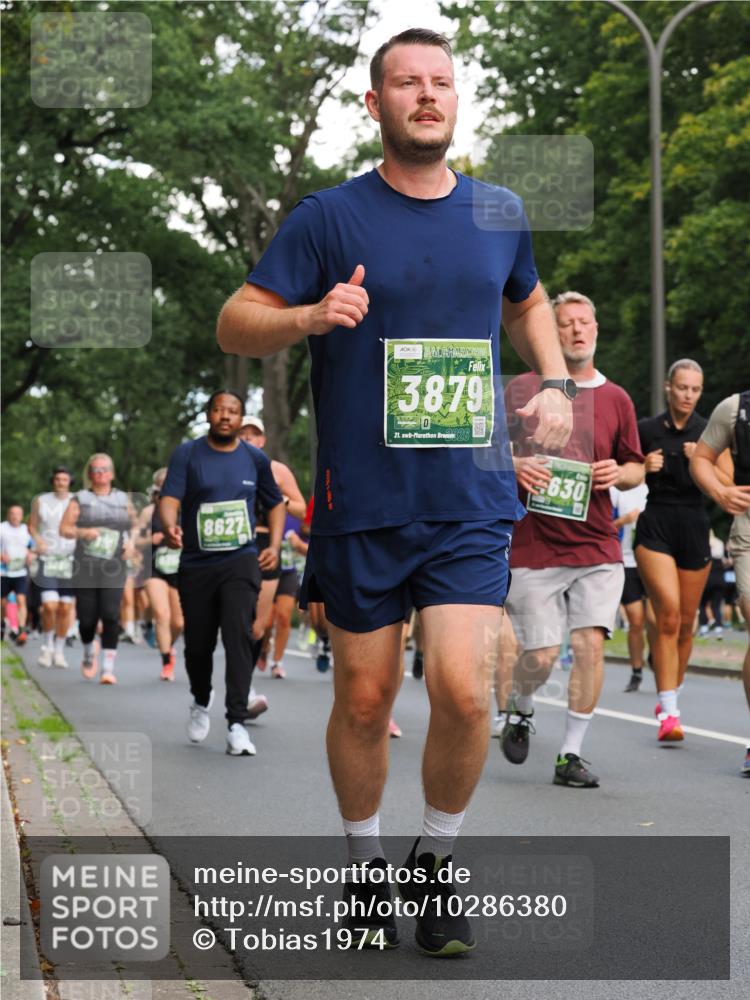 13.09.2026 - 21. swb-Marathon Bremen TobiasT http://msf.ph/oto/10286380 13.09.2026 12:17:49 Laufen 8627, 3879, 21, 026, 630 meine-sportfotos.de