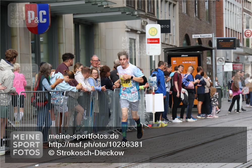 13.09.2026 - 21. swb-Marathon Bremen Strokosch-Dieckow http://msf.ph/oto/10286381 13.09.2026 10:40:55 Ziel 11077, 11201, 12209, 13520, 10520, 10575, 11903, 12477 meine-sportfotos.de