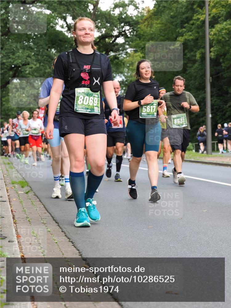 13.09.2026 - 21. swb-Marathon Bremen TobiasT http://msf.ph/oto/10286525 13.09.2026 12:18:18 Laufen 8069, 5617, 8531 meine-sportfotos.de