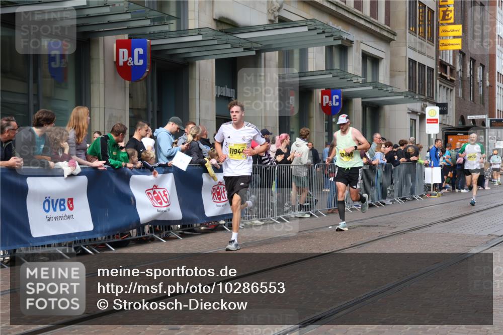 13.09.2026 - 21. swb-Marathon Bremen Strokosch-Dieckow http://msf.ph/oto/10286553 13.09.2026 10:41:25 Ziel 10341, 10972, 11426, 11527, 11628, 12246, 12442, 12455, 13586, 13600, 11077, 11201, 11944, 12442, 13520 meine-sportfotos.de