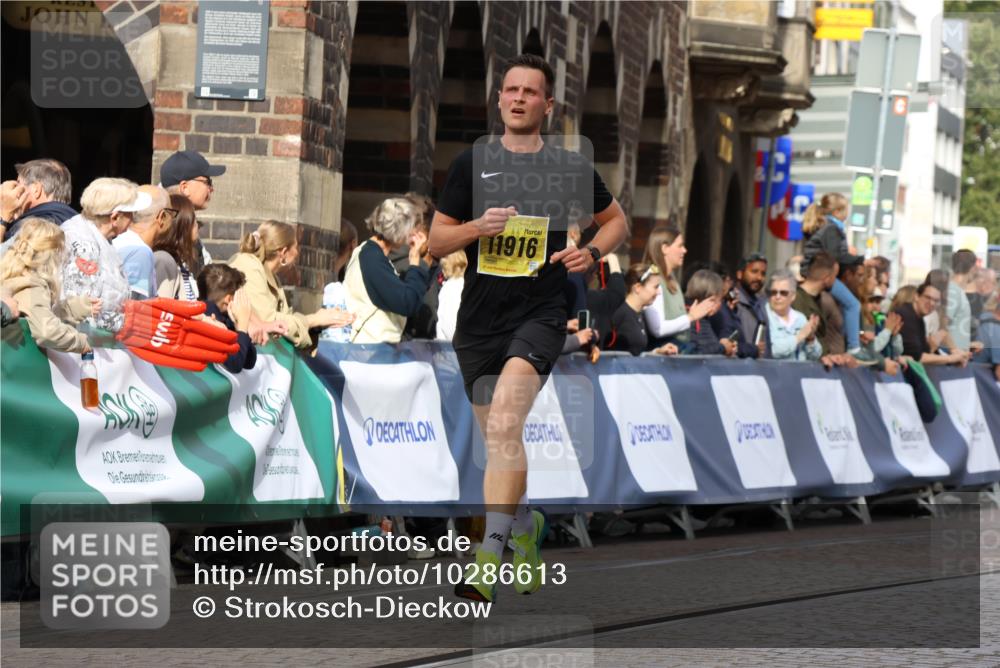 13.09.2026 - 21. swb-Marathon Bremen Strokosch-Dieckow http://msf.ph/oto/10286613 13.09.2026 10:36:43 Ziel 12324, 12513, 13548, 13575, 11738, 12520, 13606 meine-sportfotos.de