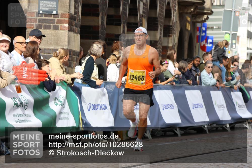 13.09.2026 - 21. swb-Marathon Bremen Strokosch-Dieckow http://msf.ph/oto/10286628 13.09.2026 10:36:46 Ziel 11916, 12324, 12513, 13548, 13575, 11738, 12520, 13606 meine-sportfotos.de