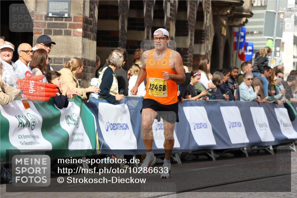 13.09.2026 - 21. swb-Marathon Bremen Strokosch-Dieckow http://msf.ph/oto/10286633 13.09.2026 10:36:46 Ziel 11916, 12324, 12513, 13548, 13575, 11738, 12520, 13606 meine-sportfotos.de