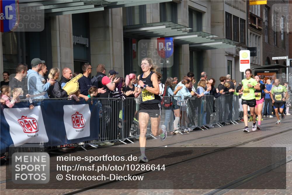 13.09.2026 - 21. swb-Marathon Bremen Strokosch-Dieckow http://msf.ph/oto/10286644 13.09.2026 10:41:33 Ziel 10341, 10972, 11426, 11527, 12246, 12455, 12468, 13586, 13621, 11628, 11944, 12442, 12455, 13520, 13600 meine-sportfotos.de