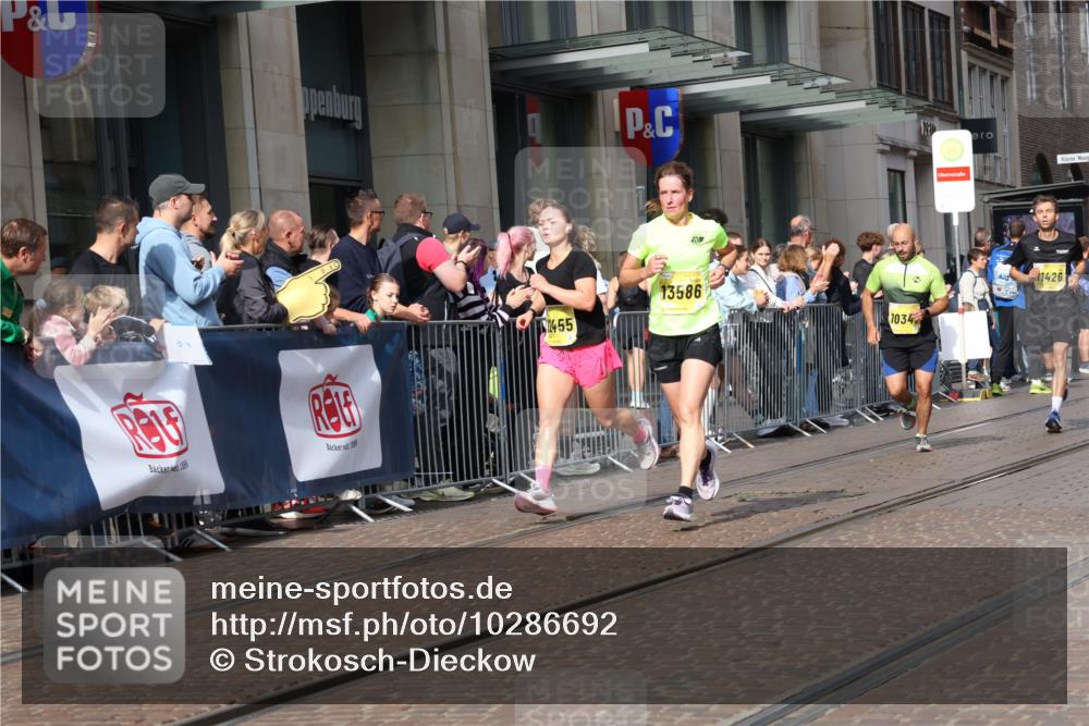 13.09.2026 - 21. swb-Marathon Bremen Strokosch-Dieckow http://msf.ph/oto/10286692 13.09.2026 10:41:35 Ziel 10341, 10972, 11426, 11527, 12246, 12468, 13586, 13621, 11628, 11944, 12442, 12455, 13520, 13600 meine-sportfotos.de