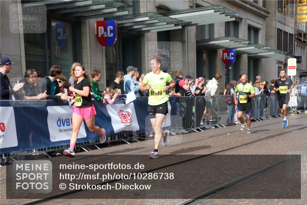 13.09.2026 - 21. swb-Marathon Bremen Strokosch-Dieckow http://msf.ph/oto/10286738 13.09.2026 10:41:36 Ziel 10341, 10972, 11426, 11527, 12246, 12426, 12468, 13586, 13621, 11628, 11944, 12442, 12455, 13520, 13586, 13600 meine-sportfotos.de