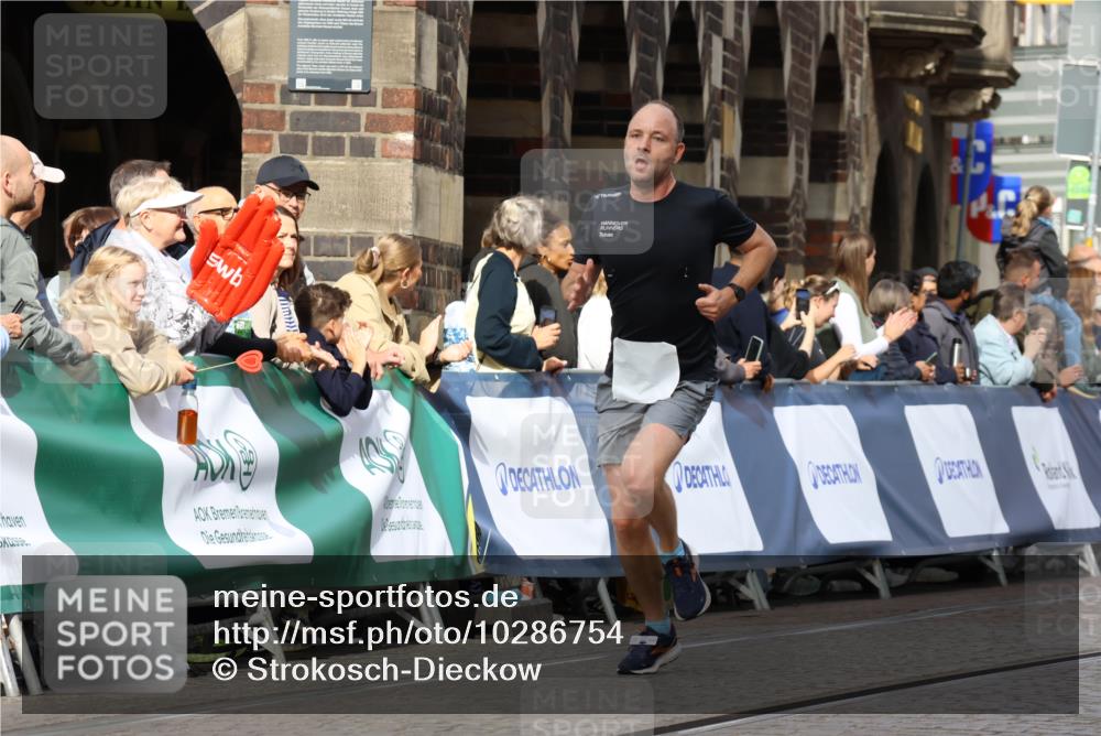 13.09.2026 - 21. swb-Marathon Bremen Strokosch-Dieckow http://msf.ph/oto/10286754 13.09.2026 10:37:02 Ziel 11738, 11916, 12456, 10961, 11654, 13568 meine-sportfotos.de