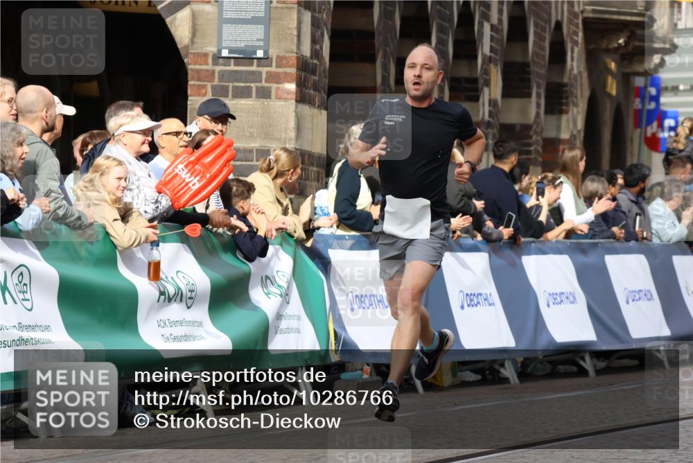 13.09.2026 - 21. swb-Marathon Bremen Strokosch-Dieckow http://msf.ph/oto/10286766 13.09.2026 10:37:03 Ziel 11738, 11916, 12456, 13606, 10961, 13568 meine-sportfotos.de