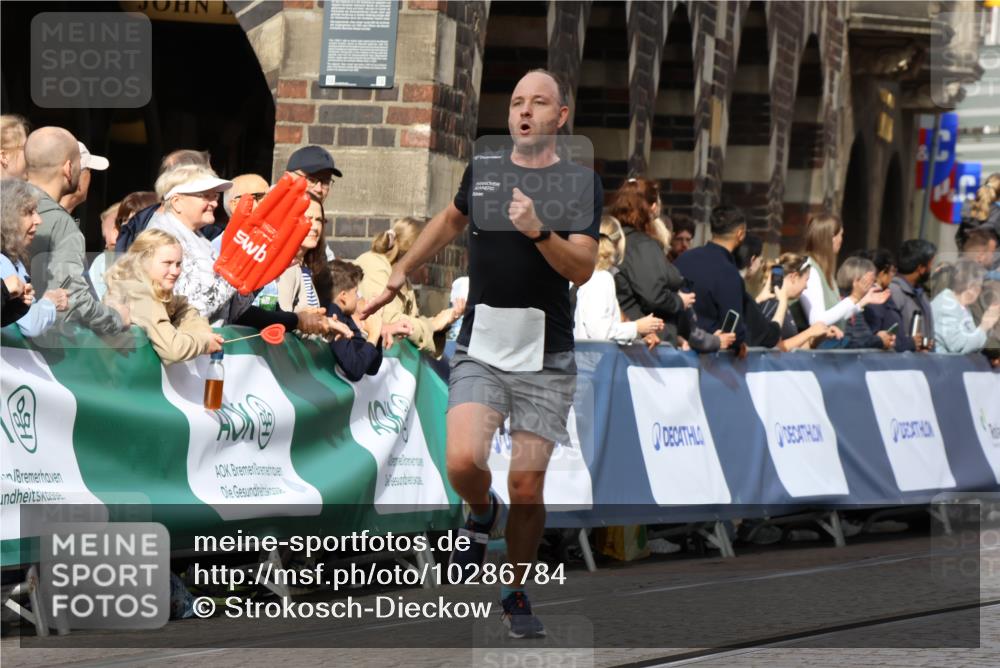 13.09.2026 - 21. swb-Marathon Bremen Strokosch-Dieckow http://msf.ph/oto/10286784 13.09.2026 10:37:03 Ziel 11738, 11916, 12456, 13606, 10961, 13568 meine-sportfotos.de