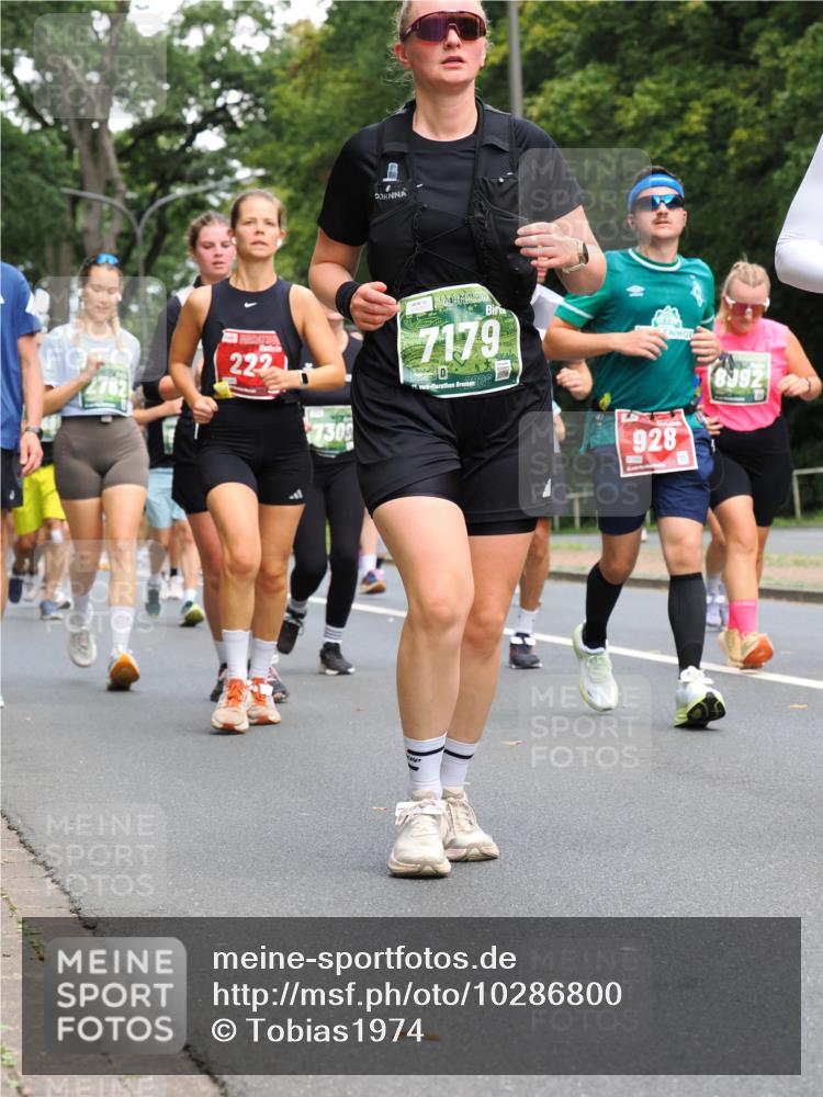 13.09.2026 - 21. swb-Marathon Bremen TobiasT http://msf.ph/oto/10286800 13.09.2026 12:19:18 Laufen 222, 7309, 7179, 21, 928, 8992 meine-sportfotos.de